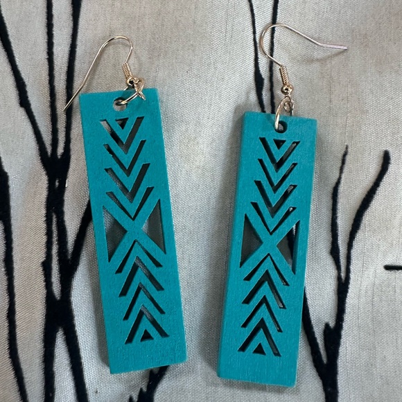 Wooden boho earrings, laser cut geometric botanical patterns, lightweight - Picture 4 of 14